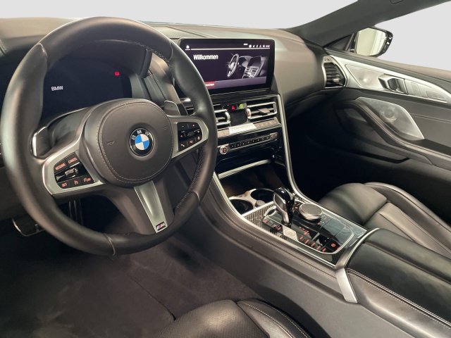 BMW 840