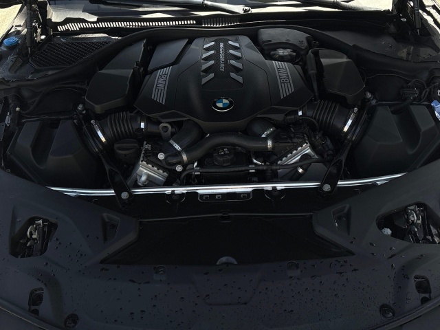 BMW 850