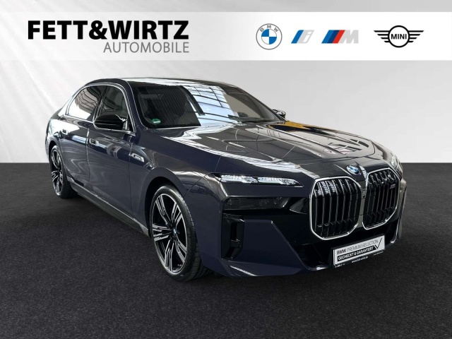 BMW i7