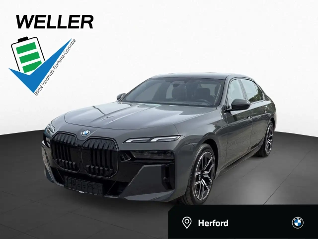 BMW i7