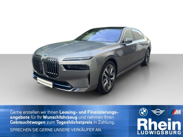 BMW i7
