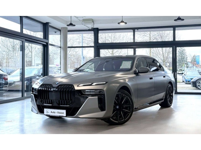 BMW i7