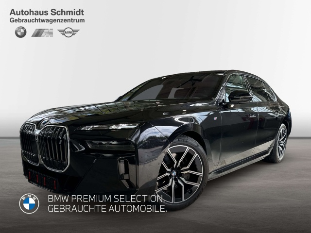BMW i7