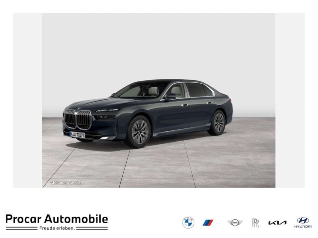 BMW i7