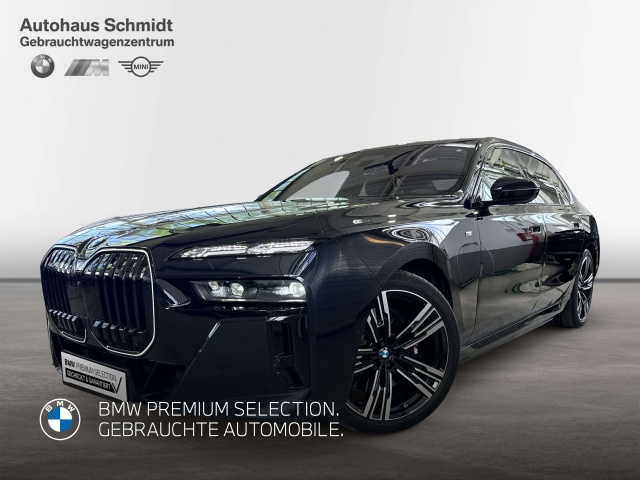 BMW i7