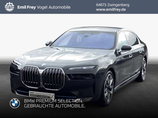 BMW i7