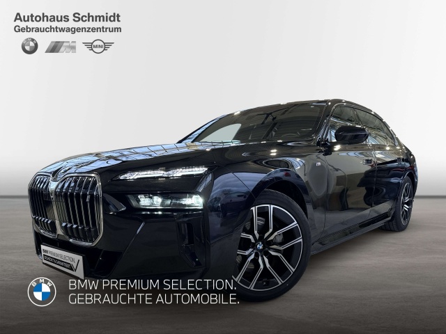 BMW i7