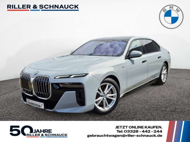BMW i7