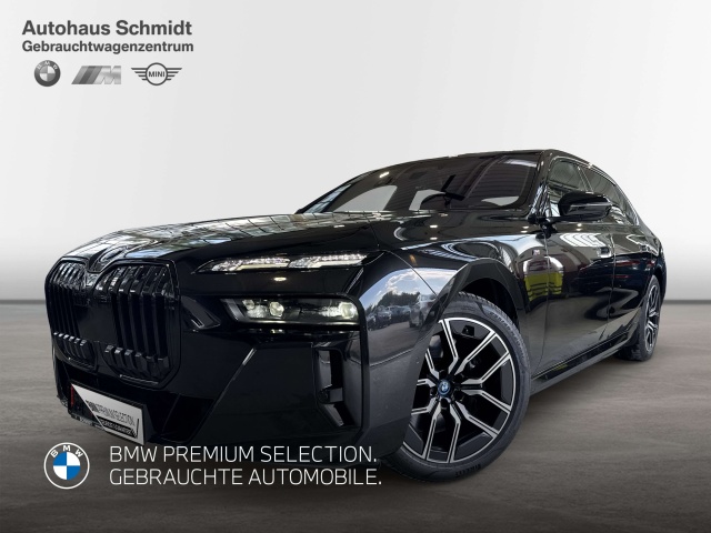 BMW i7