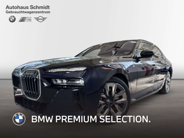 BMW i7