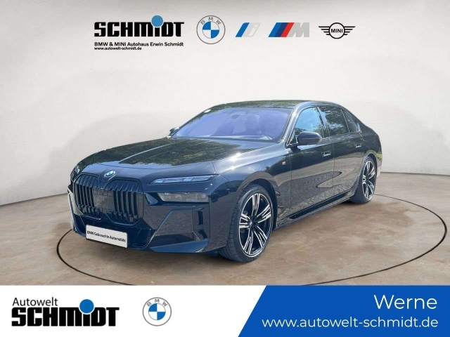 BMW i7