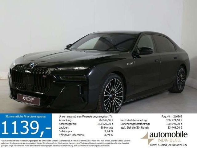 BMW i7