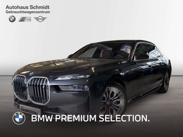 BMW i7