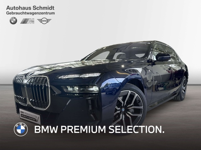 BMW i7