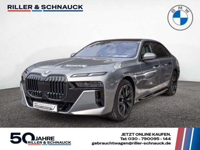 BMW i7