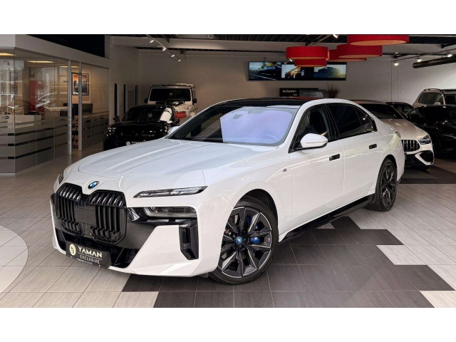 BMW i7