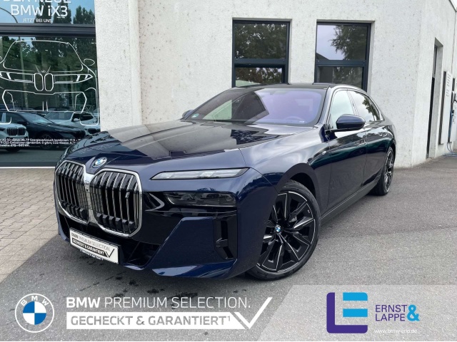 BMW i7