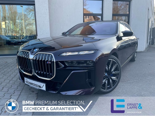 BMW i7