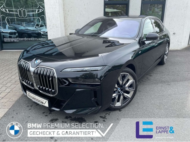 BMW i7