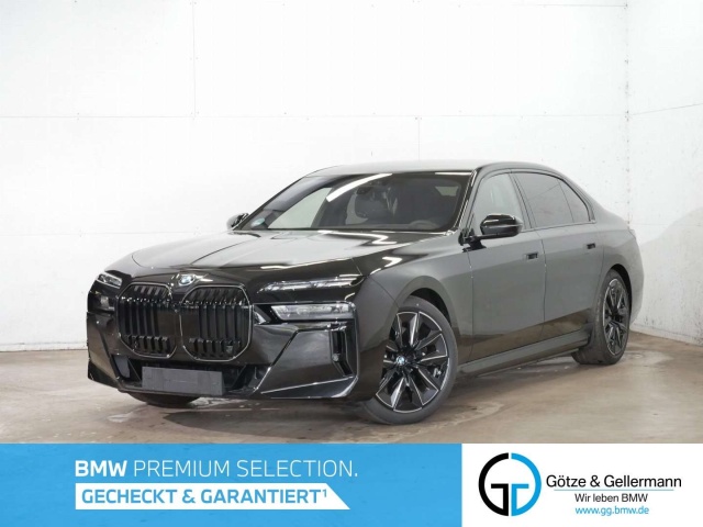 BMW i7