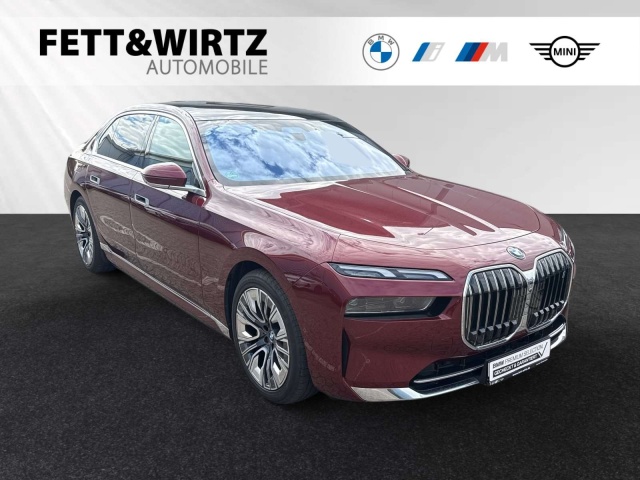 BMW i7
