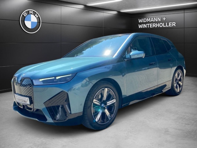 BMW iX