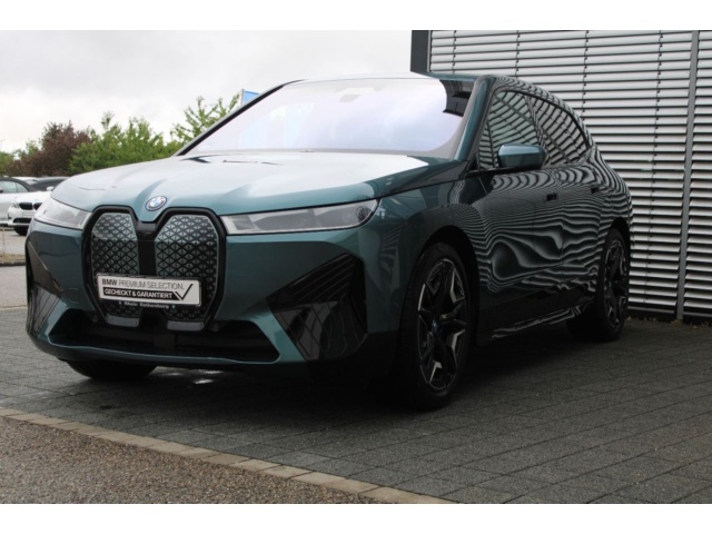BMW iX