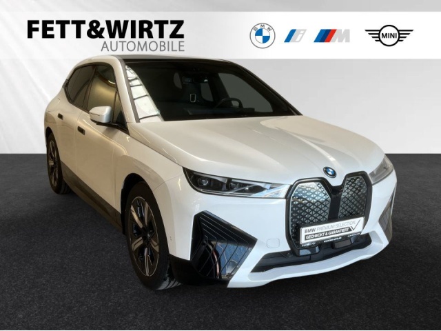 BMW iX