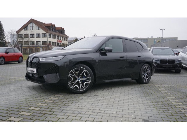 BMW iX