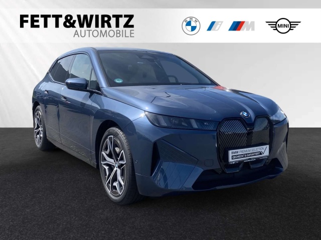 BMW iX