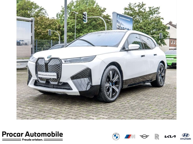 BMW iX