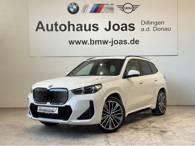 BMW iX1
