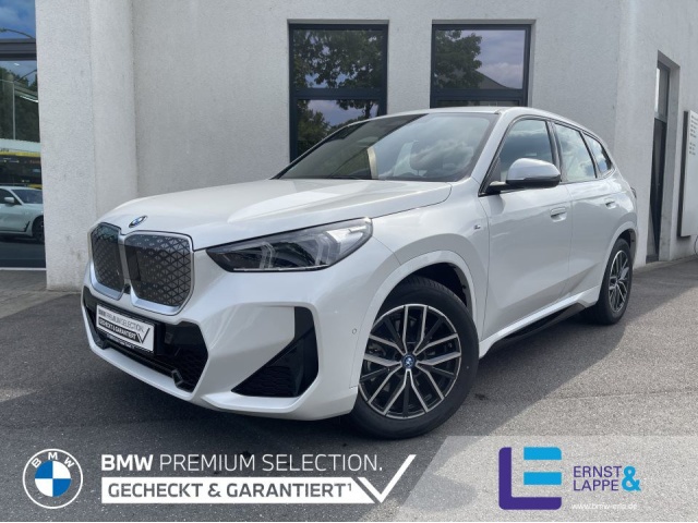 BMW iX1