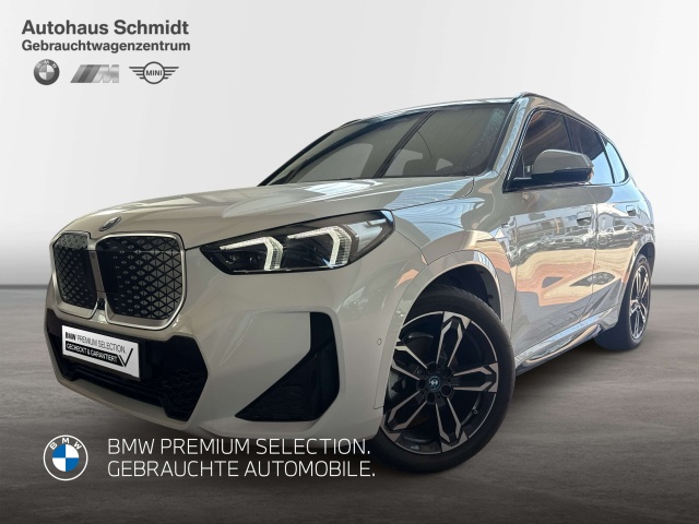 BMW iX1