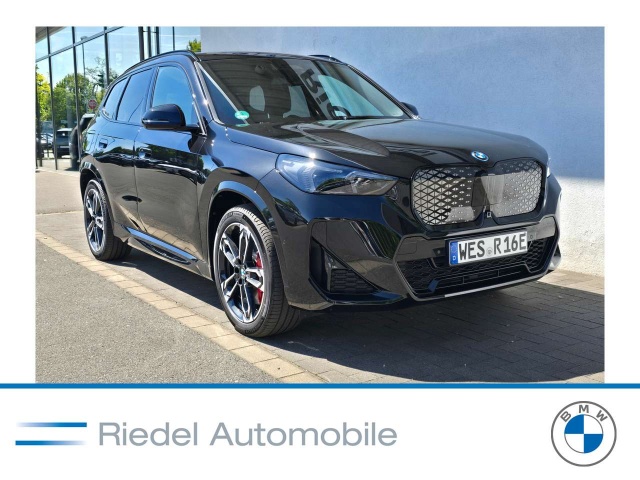BMW iX1