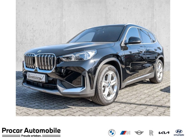 BMW iX1