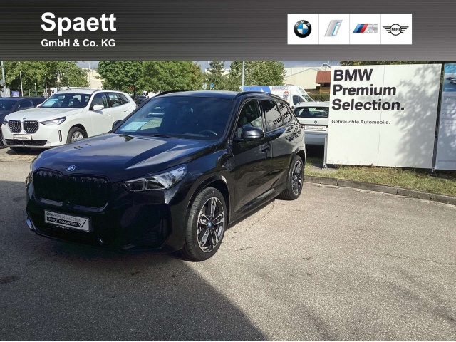 BMW iX1