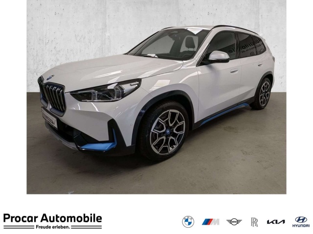 BMW iX1