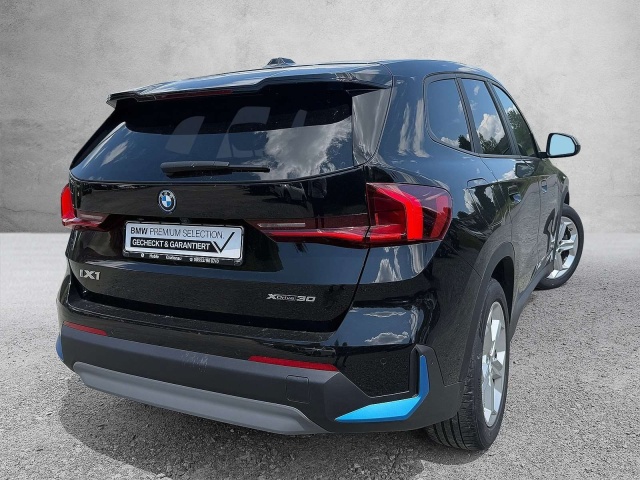 BMW iX1