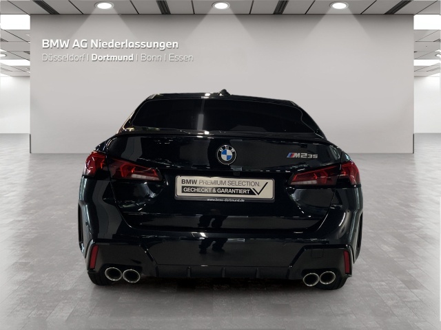 BMW M235
