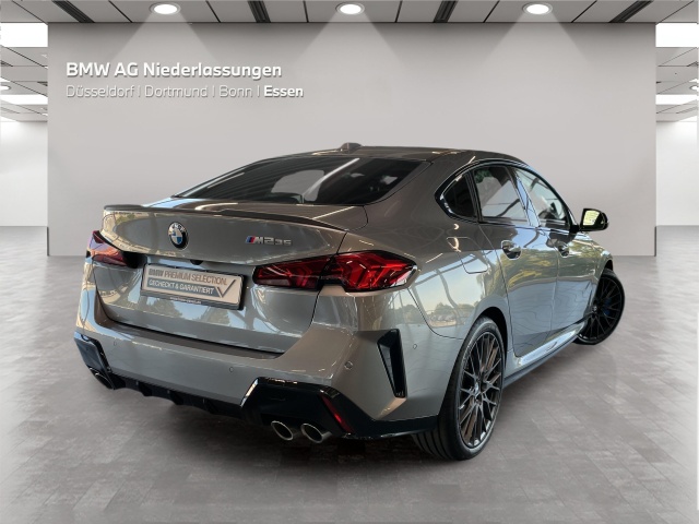 BMW M235