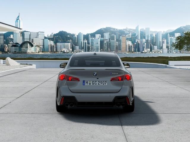BMW M235