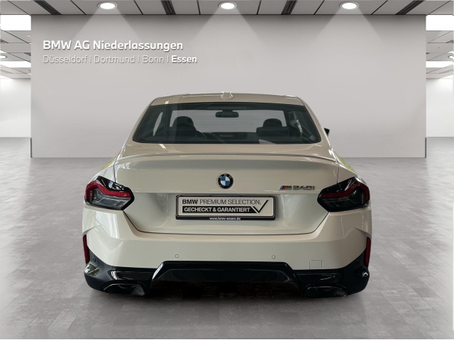 BMW M240i