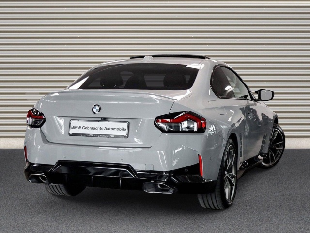 BMW M240i