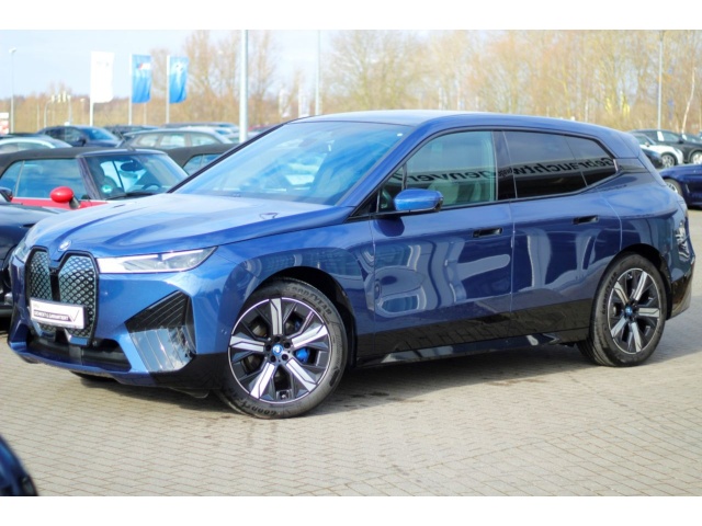 BMWi iX