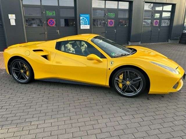 Ferrari 488