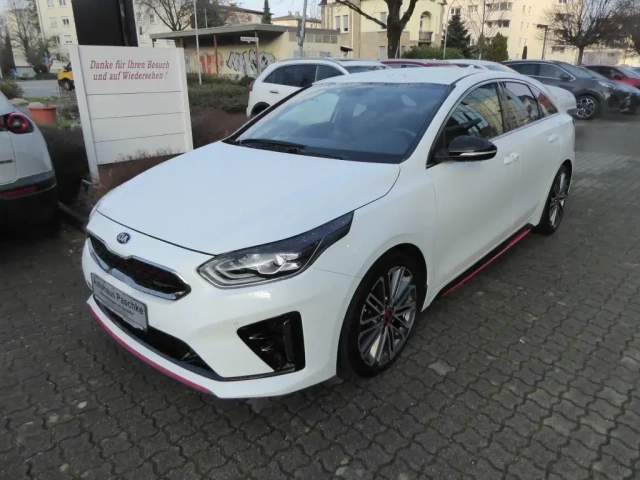 Kia ProCeed