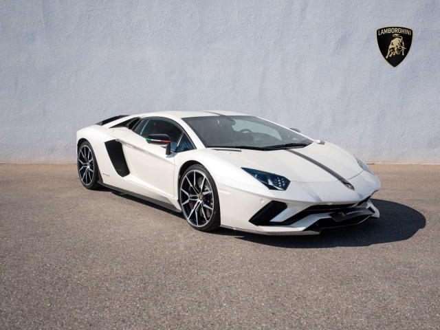 Lamborghini Aventador