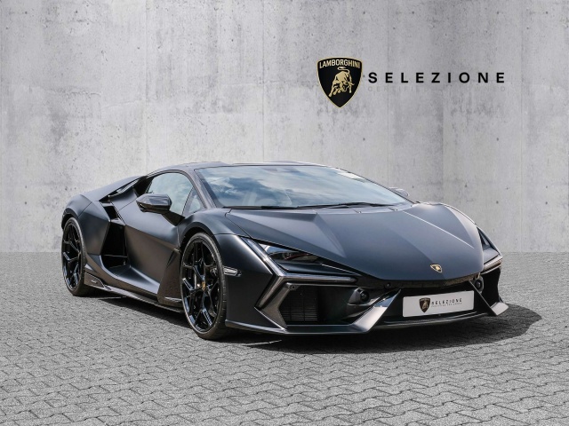 Lamborghini Revuelto