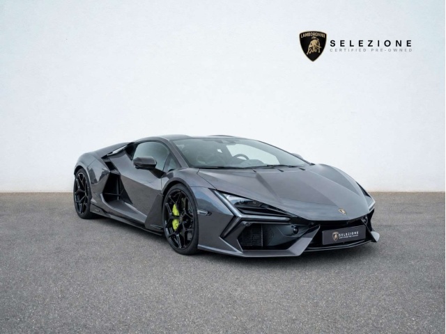 Lamborghini Revuelto